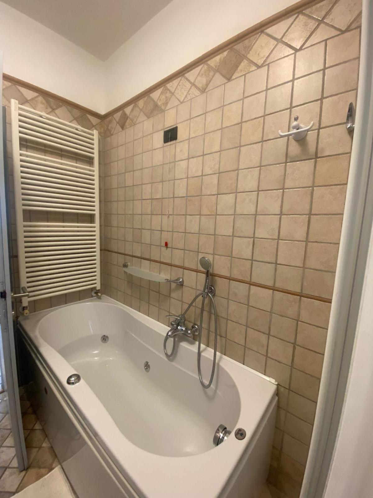 Oma Margareta Apartment Limone sul Garda Luaran gambar
