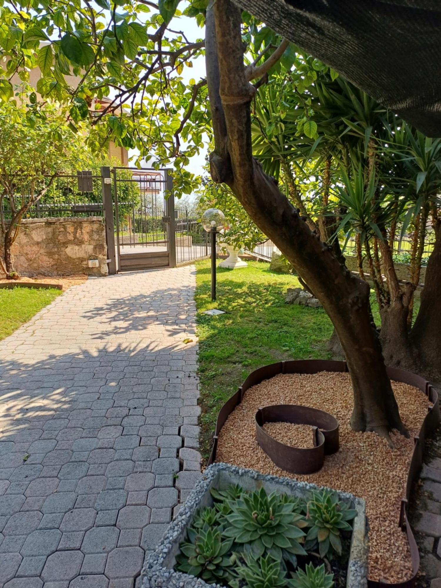 Oma Margareta Apartment Limone sul Garda Luaran gambar